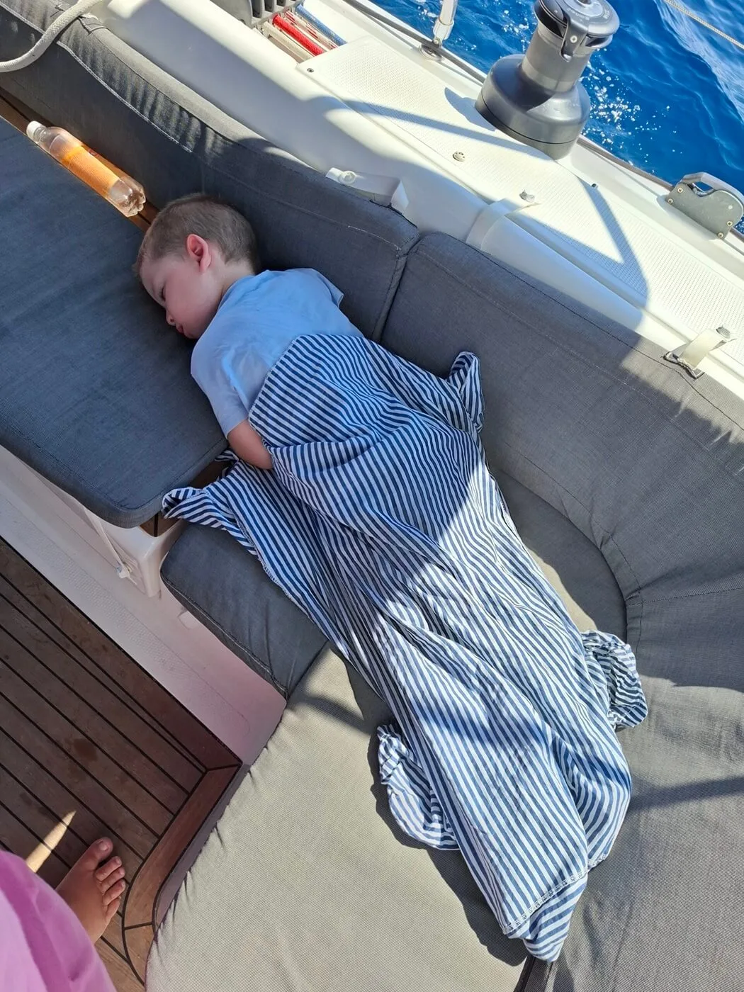 Napping at full sails